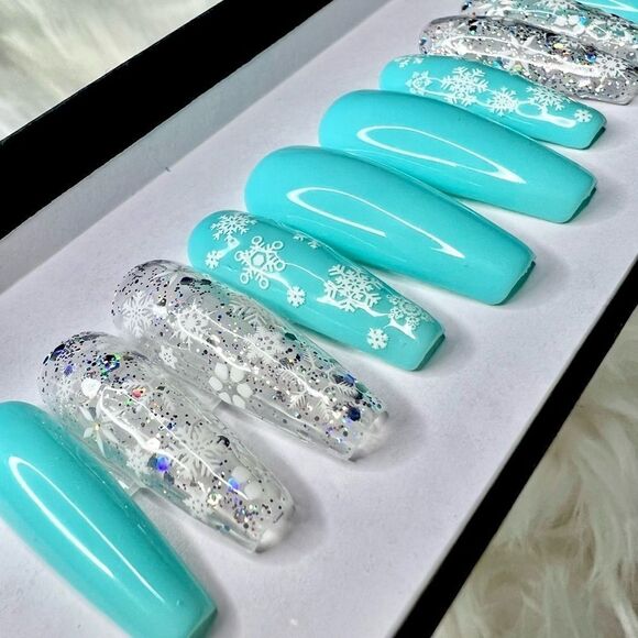 Holiday Custom Press On Nails | High Quality Nails | Handmade - Picture 2 of 11